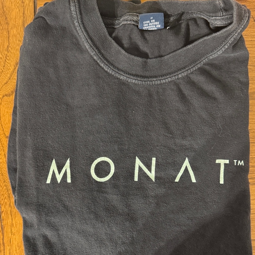 Monat Black Women's Short Sleeve Tee